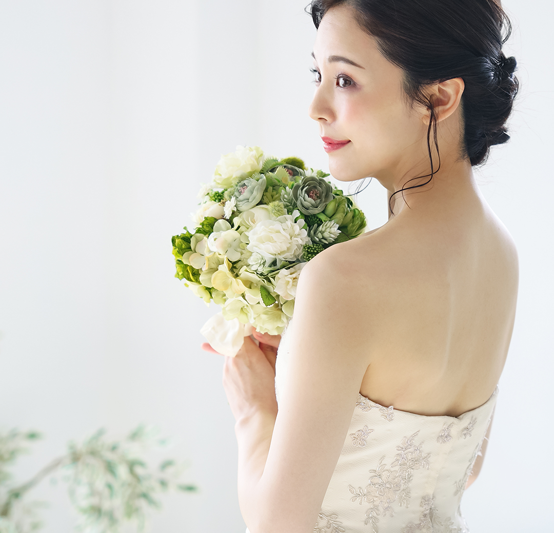 ブーケを持つ花嫁